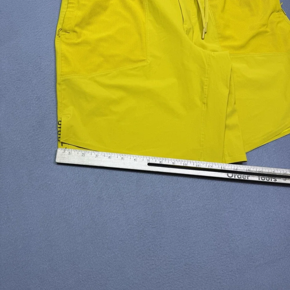 Lululemon Shorts Mens M THE Short L-9819 Yellow Athleisure Normcore Performance